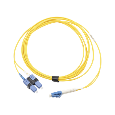 Jumper de Fibra Óptica Monomodo (OS2), XGLO, LC/UPC-SC/UPC Duplex, OFNR, Color Amarillo, 5 Metros (16.40 Pies)