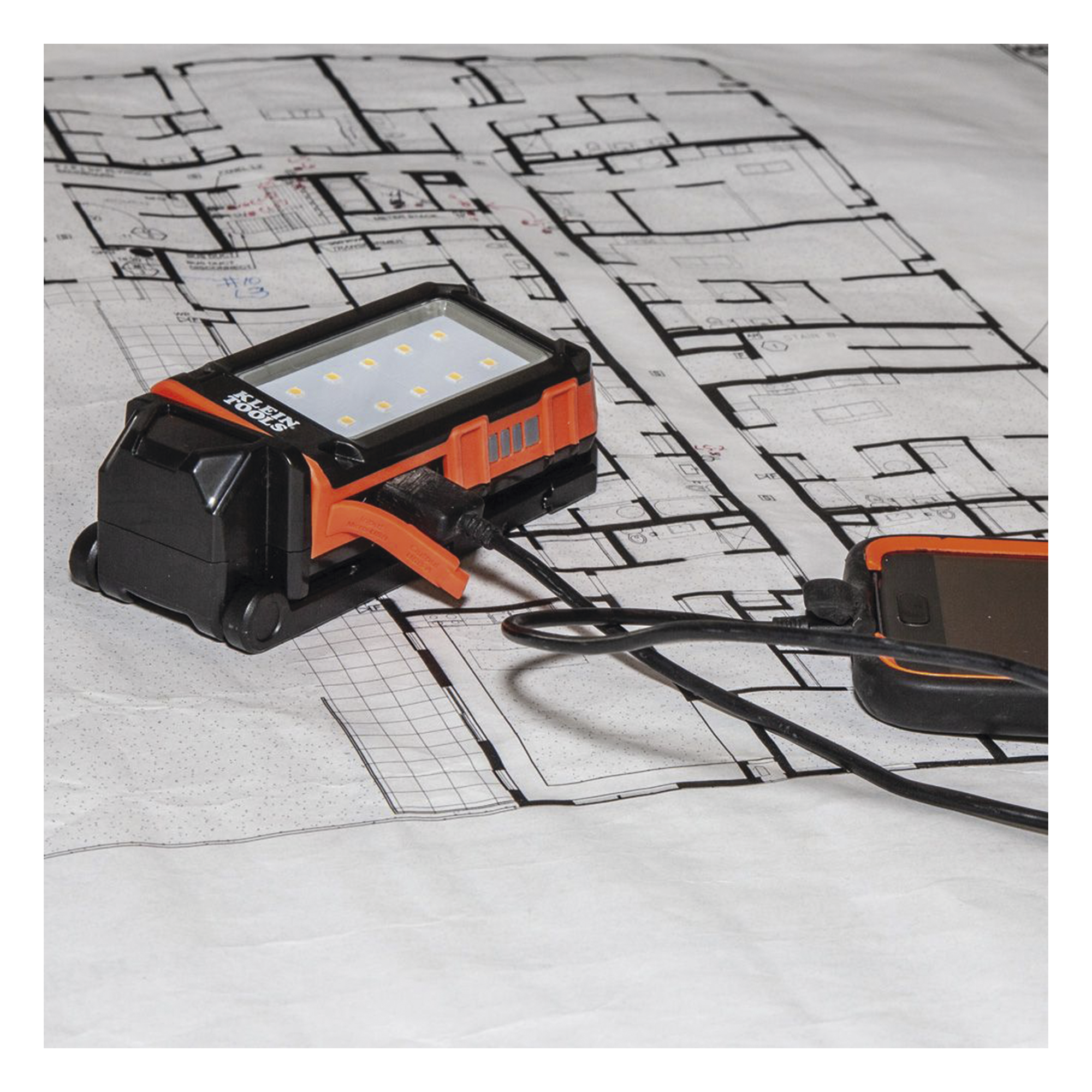 Lámpara LED de Trabajo / 460 Lúmenes / Autonomía 9 h / Recargable USB / Magnética / IP54