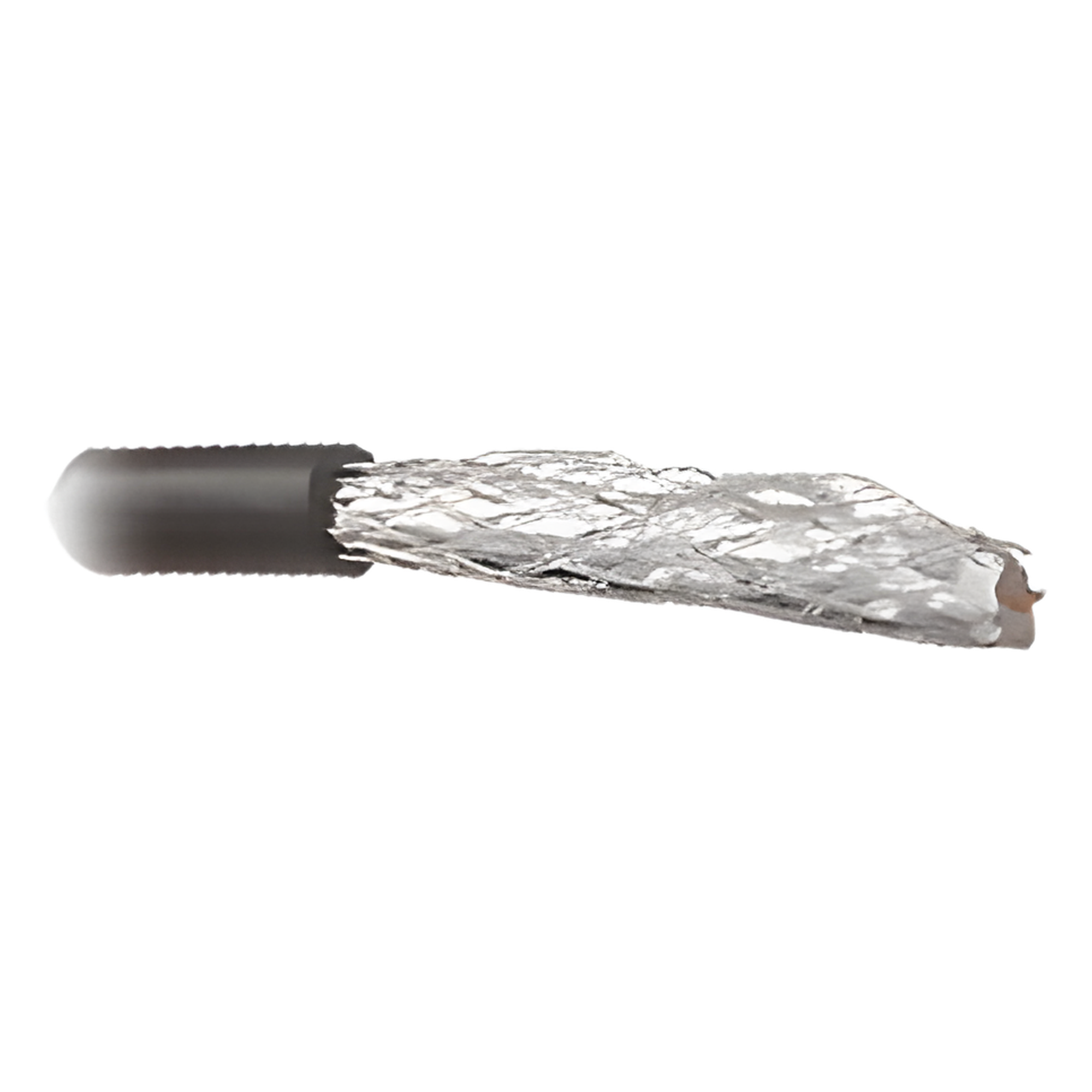 Cable con Blindaje de Cinta de Poliéster Aluminizado y 40% de Malla de Aluminio 95%, Aislante de Polietileno Espumado. Bobina de 500 Metros (1640 Pies) / Intemperie