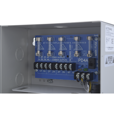 Fuente de poder ALTRONIX de 24 Vca @ 3.5 Amper o 28 Vca @ 3.0 Amper, para 4 cámaras, Con voltaje de entrada de 115 Vca, 