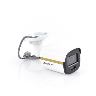[ColorVu] Bala TURBOHD 4K (8 Megapixel) / Imagen a Color 24/7 / Lente 2.8 mm / METAL / Luz Blanca 20 mts / Exterior IP67 / WDR 130 dB 