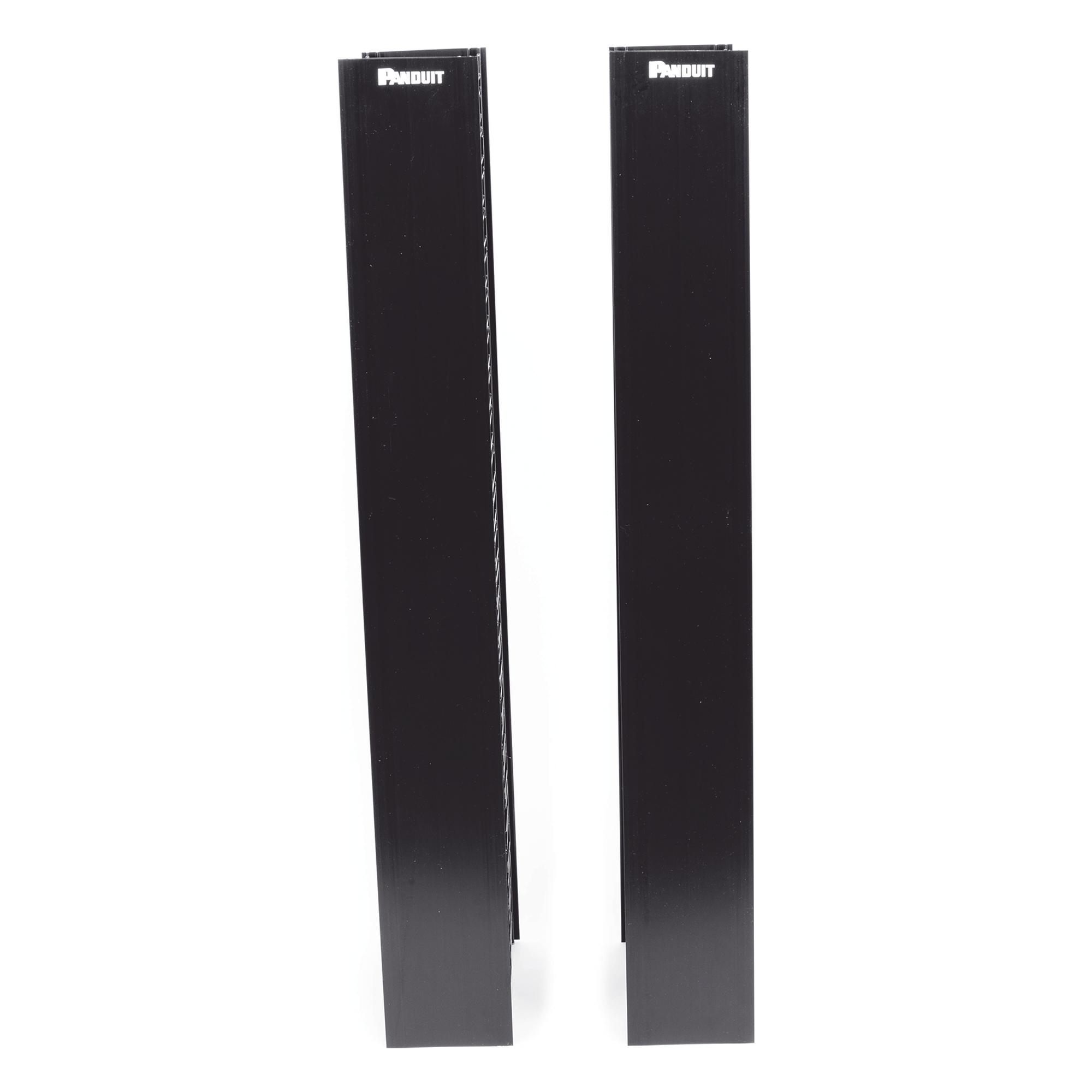 Organizador de Cable Vertical / 45 Espacios de Rack / 6.9 pies de Alto / 131 Cables CAT6 / Frontal Sencillo / ABS Negro