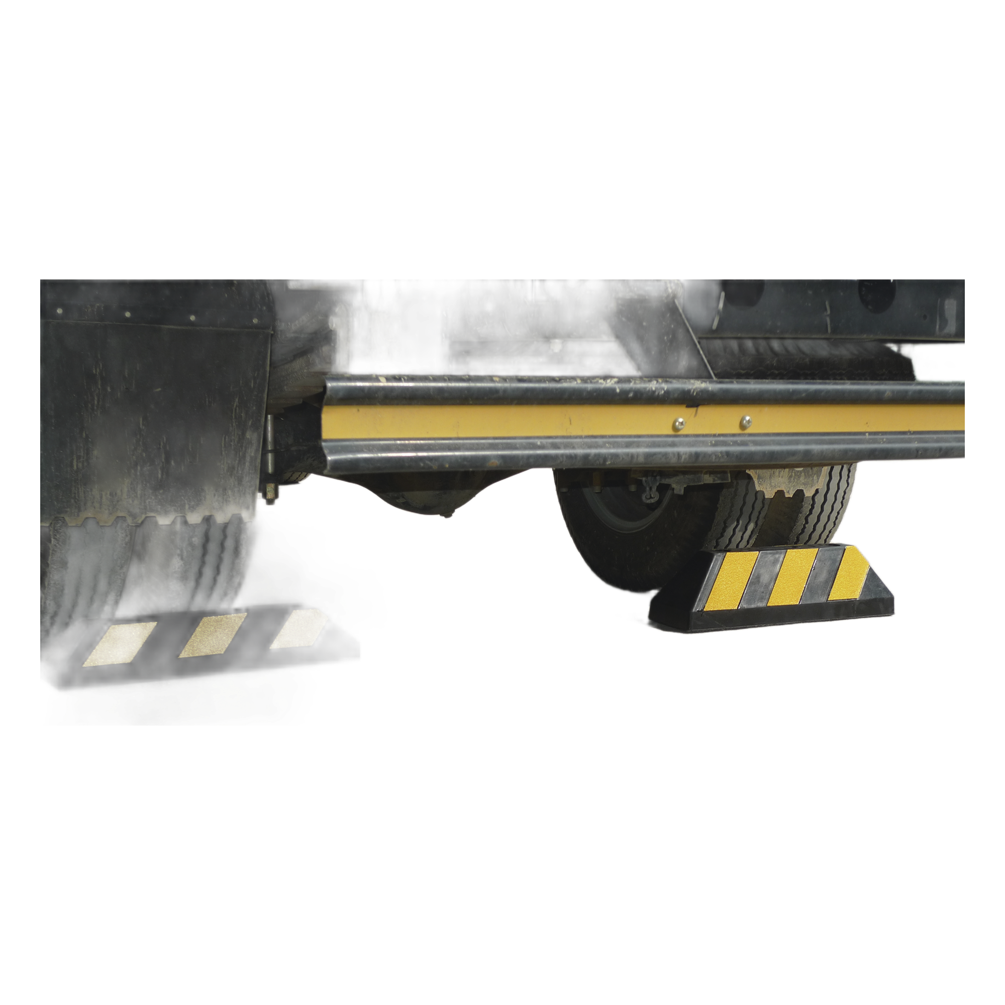 Tope Vehicular / 55 cm (1.8 ft) / Carga 5 Ton / Caucho Rígido / Bandas Reflejantes / Negro-Amarillo — ACCESSPRO · SKU AC55TC
