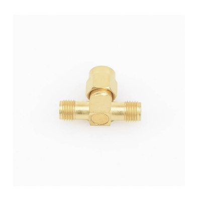Adaptador en T, de Conector SMA Macho a Doble SMA Hembras, Oro/ Oro/ Teflón.