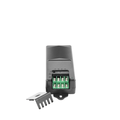 Fuente de Poder de 4 Salidas de 11 - 15 Vcc / 5 Amper /  Voltaje de Entrada 110- 240 Vac / Fusible Termico PTC Integrado para Protección / Salida de Voltaje Inteligente hasta 3 Amper por Salida