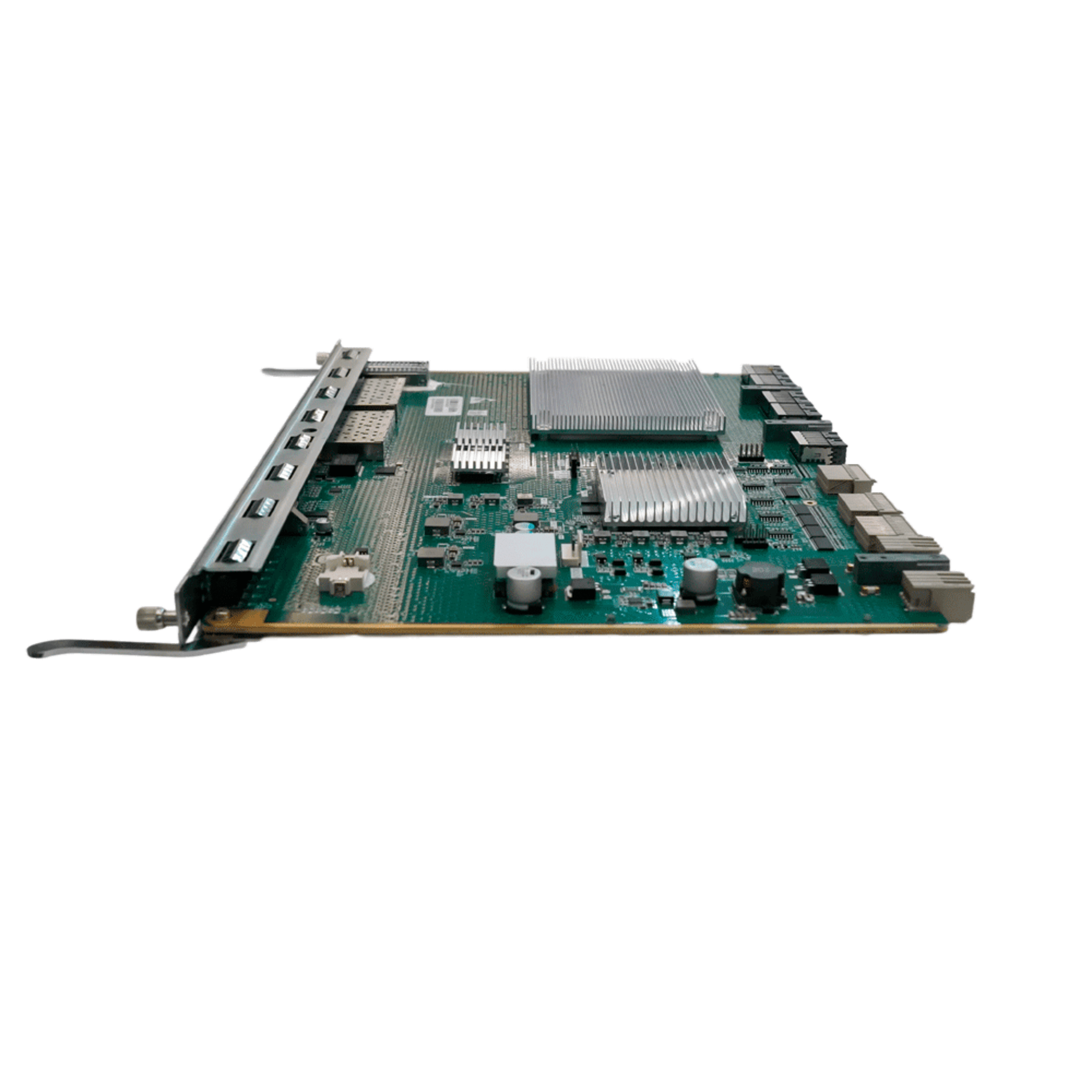 Tarjeta de Control y Uplink / 8 Puertos SFP+ 1/10G / 1 Puerto QSFP28 40/50/100G / Puerto AUX Out-Band / Slot 5-6