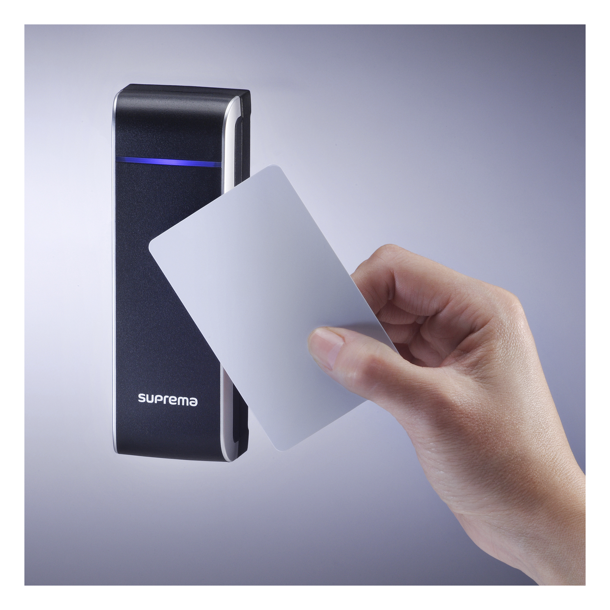 Xpass Lector de Tarjetas RFID IP65 PoE (13.56MHZ MIFARE / DESFIRE) Uso con BioStar2