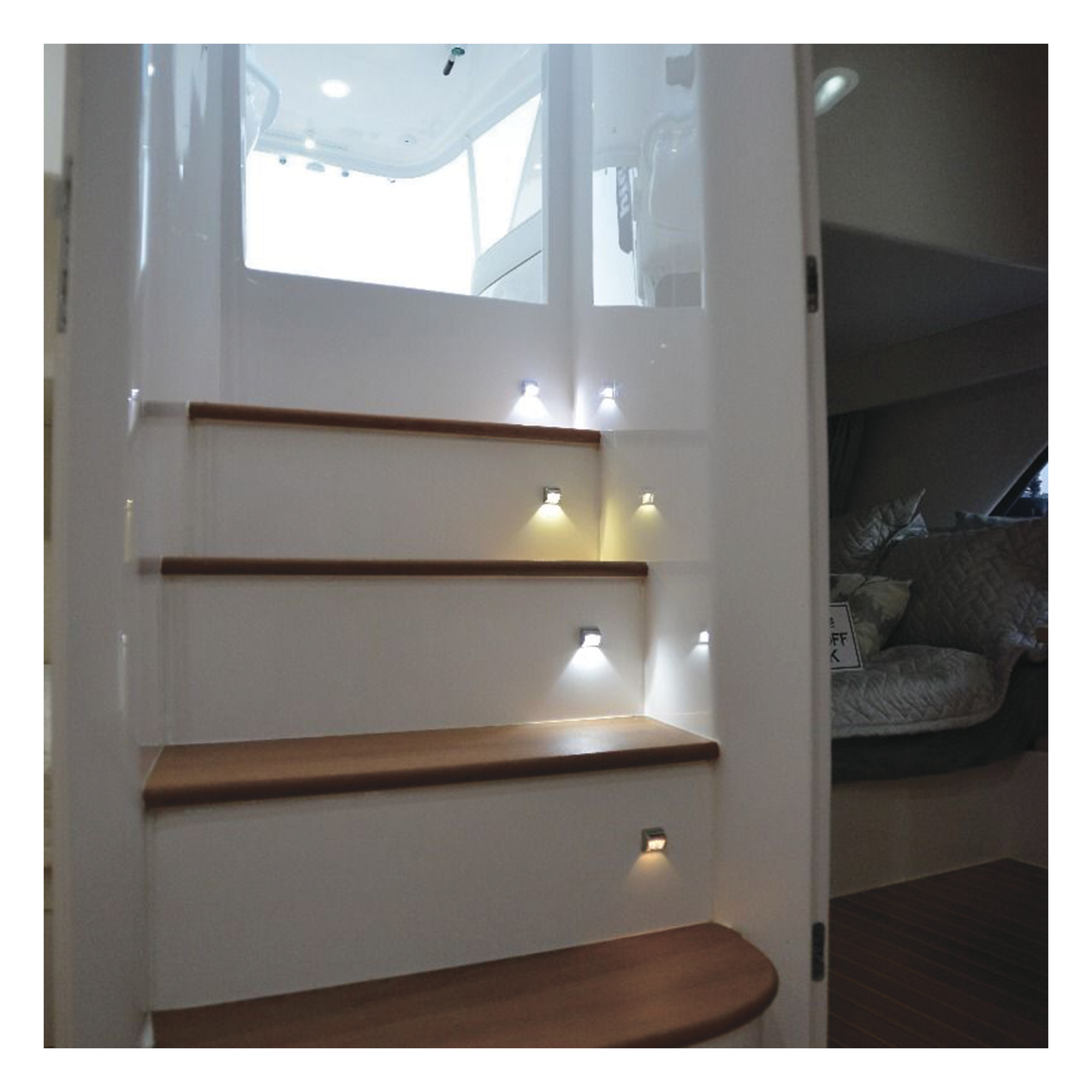 Luz LED Marina de Cortesía / 45 Lúmenes / Blanco Brillante / IP67 / Acero Inoxidable / 10-16 VDC