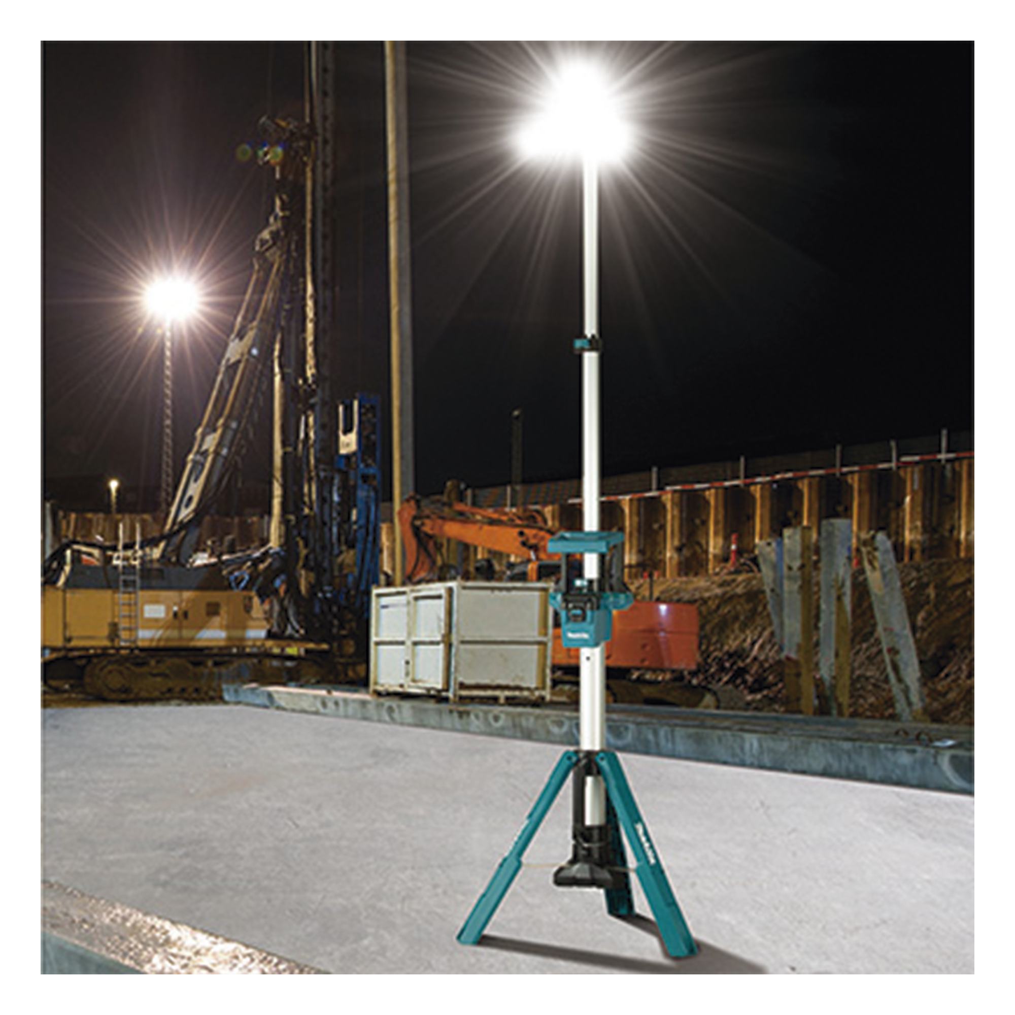 Lámpara de Torre Inalámbrica / 3000 Lúmenes / 3 Cabezales Multidireccionales / Altura 2.2 m (7.2 ft) / IP55 / Batería 18V