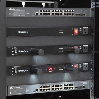 PDU para Distribución de Energía, Montaje en Rack, 11 salidas, Instalación Horizontal, de 19in, 1U, 15 Amp, 120 Vca, Con Indicador Led 